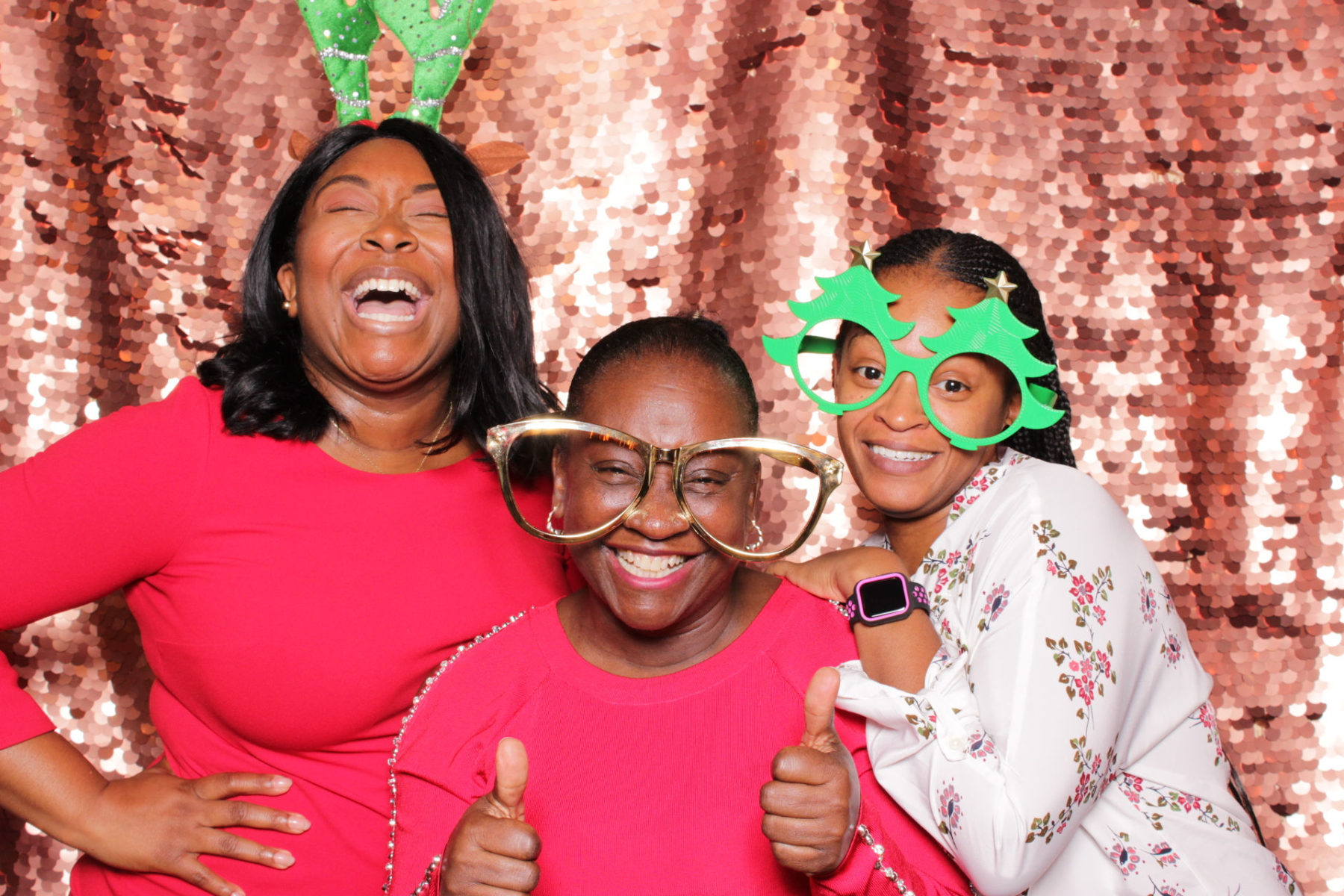 'Tis the Season to Smile: Planning Your Holiday Party Photo Booth